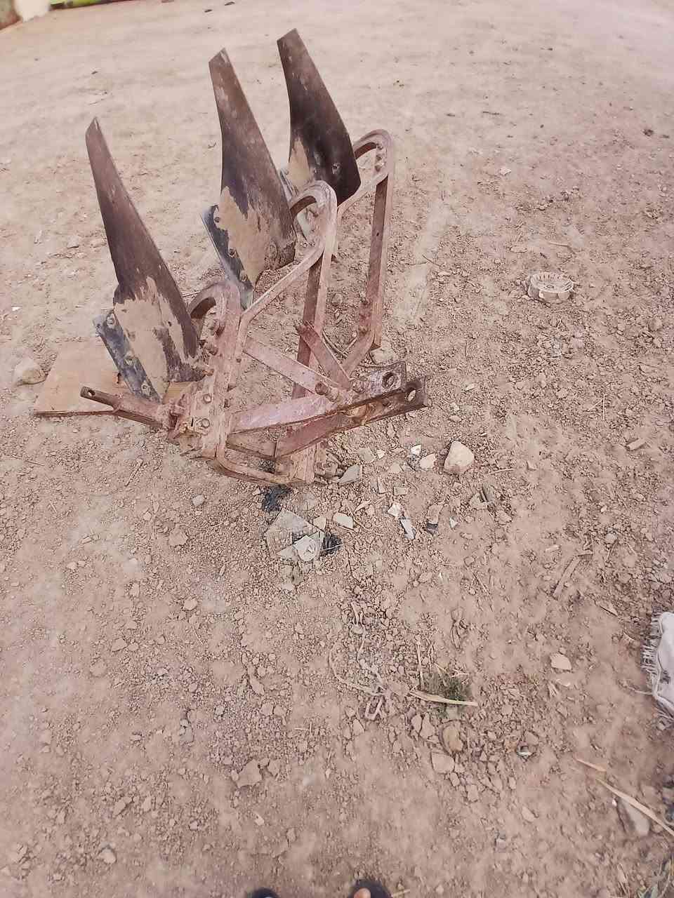 فدان للبيع مكان عله طريق عماره بصره شراي يتصل ***********
