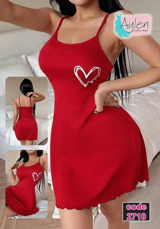 السعر 5.  الف

نص مكتوب في الصور:
- قطعة
- 640
- CODE: 01015
- Aylen Fashion Wear code 2710
- CAMON 40 Premier 5G  24mm f/1.8 1/50s ISO427
- ايلين Eileen Homewear CODE 2265