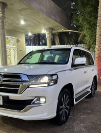 لاندكروز • ٢٠١٩ • ماشية ١١٦ الف
