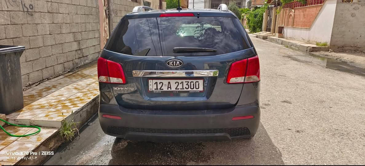 السلام عليكم
كيا سورينتو ٢٠١١
٧ راكب 
محرك ٣٥٠٠  
مبدل كازكيت فقط
٦ سلندر
ماشية 70000 ميل
بيها ضرر جاملغ الكدام اليسار وكم اصبع بالباب بخ توحيد لون 
سنوية جديدة باسمي 
رقم دولي جديد
كاميرا خلفية دوارة وشاشة 
تحكمات ستيرن
والسيارة كدام العين والسونار موجود
***********
