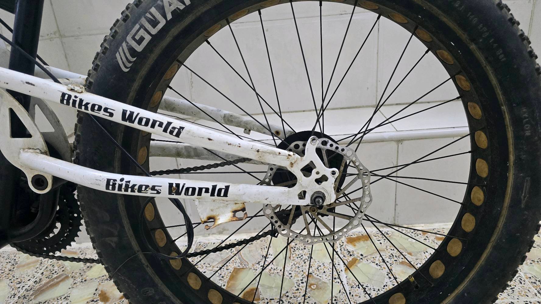 بايسكل • دبابة • نضيف