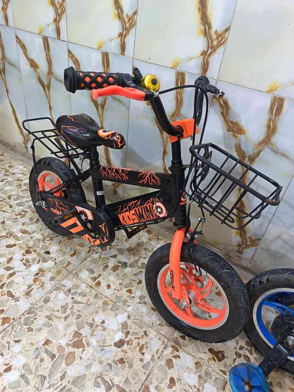 سلام عليكم بيسكلت البيع ٢ جديد صار ١٥ يوم من جبتهم سعر ٥٠ المكان بغداد رشاد ***********
