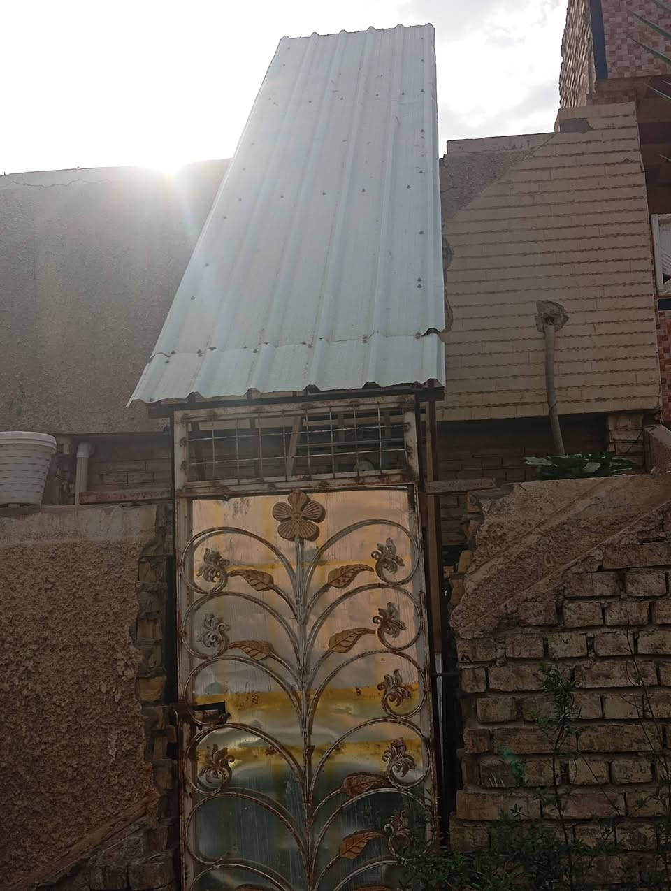 درج • باب • سقيفة