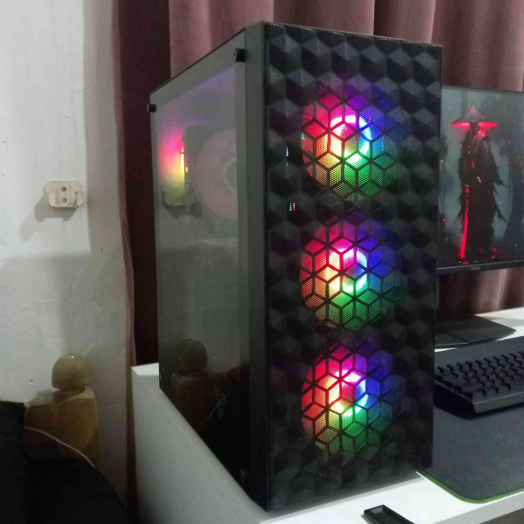 السلام عليكم 

المواصفات 👇🏻
▫️ CPU: AMD RYZEN™ 5 5600 | 6C / 12T
▫️ COOLER: DEEPCOOL® AG400 | ARGB | 120MM
▫️ M.B: ASUS®B450M-A / M.2
▫️ GPU: PNY® GEFORCE® RTX 2060 | 6GB
▫️ RAM: T.FORCE 16GB (2X8GB) | DDR4 | 3600MHZ 
▫️  PSU: LUX ® 750W 80+ BRONZE
▫️  STORAGE: NVME  1T | M.2 
▫️ CASE: MASS  4FAN  | FULL RGB 

▪ السعر: 720,000 دينار
▪ مكاني: بغداد - الأعظمية
▪ التوصيل: بغداد (5 آلاف) | المحافظات (6 آلاف)
▪ رقمي: ***********

