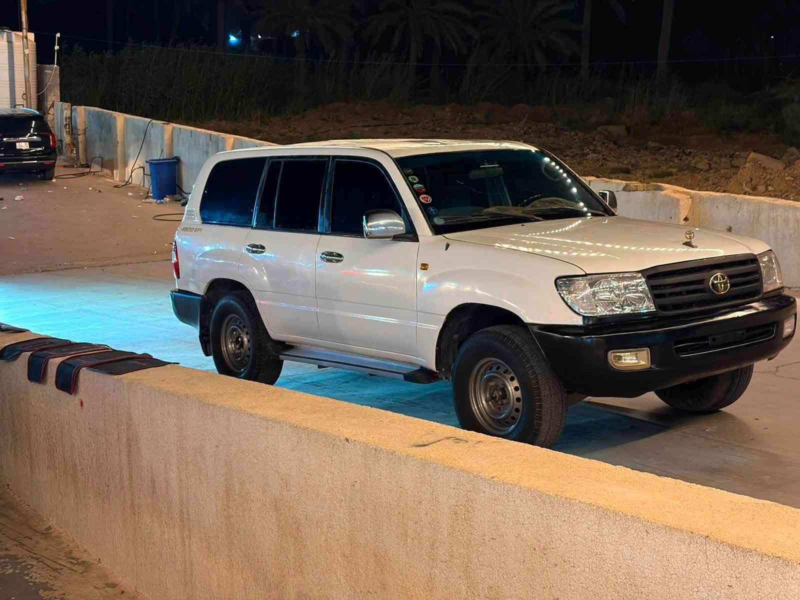 السلام عليكم ورحمة الله
مونيكا ٢٠٠٤ مزاد داخلية صبغ عام جاهزة من كلشي
گير اوتماتيك بلادي
دبل تانكي وشادلها منظومة غاز lpg
حدادية جديدةوتخم تاير ياكوهاما ياباني
شاشة اندرويد و منظومة لايت زنون اصلي
السعر 77 ورقة وبيها محال

📍مكاني بغداد / كرادة 
‭***********
