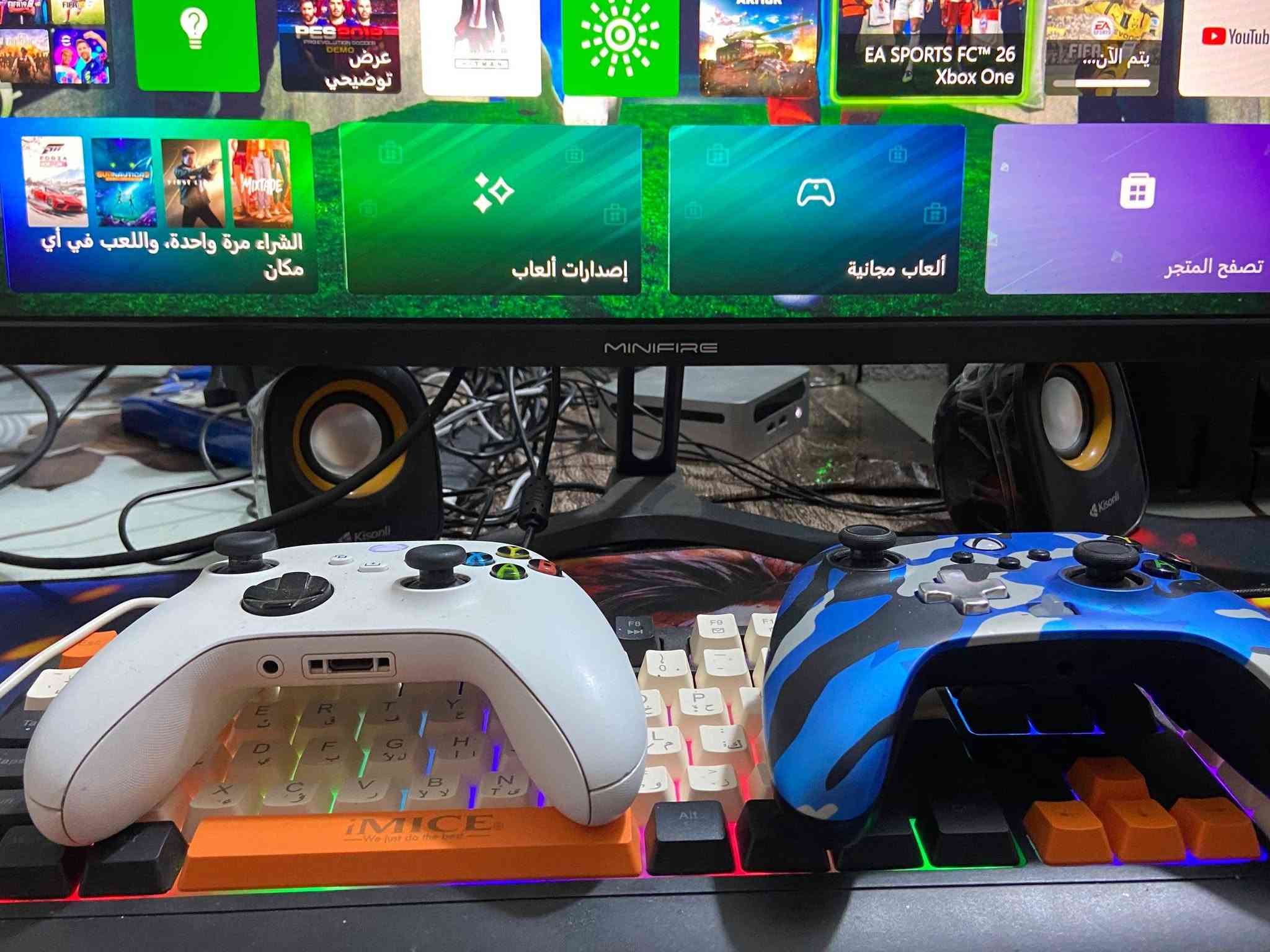 السلام عليكم يرجى تقييم السعر  ، للبيع Xbox One X — سعة 1 تيرا 🎮
الجهاز نظيف ومتكامل ويجي وياه:

✅ جويستك أصلي
✅ جويستك KEM/SER مغناطيسي
✅ جميع الكيبلات والملحقات
✅ الكارتون موجود (متضرر شوي)

⚠️ ملاحظة: الجويستك الأصلي فقط بدون بطارية وغطاء بطارية.

🎮 الحساب بيه ألعاب هواي وحلوة ونادرة، منها:
🔥 FIFA 26 — مملوكة
🔥 FIFA 24 — مملوكة
🔥 Crossout — مملوكة
🔥 Call of Duty — مملوكة
🔥 Apex Legends – مملوكة
⚽ FIFA 18 — مملوكة
⚽ eFootball/PES 26 — مملوكة
⚽ PES 17 — مملوكة
⚽ FIFA 19 — مملوكة
🔥 War Thunder — مملوكة
🎮 وألعاب هواي غيرها بالحساب.

📦 الجهاز يجي كامل مثل ما موضح، والبيع شامل الجهاز + الجويستكات + الملحقات + الحساب.

نص مكتوب في الصور:
- زيد الشمري بيت ابو زيد zzaaqwer432e@outlook.sa
- zaedffgghhjkk
- ١٠
- ١٤
- الألعاب
- التطبيقات
- المجموعات
- سجل اللعب
- مكتبة كاملة
- إدارة
- قائمة الانتظار
- EA SPORTS™ FIFA 17 Downloadable
- Demo
- يتم الآن التثبيت...
- ٦,٤٤ GB من ٨,٤٢ GB, 76.5%
- كل مساحة التخزين ٣١,٠%
- ٥٣٨,٥ GB متوفر
- الاشتراكات
- XBOX Game Pass
- التطبيقات المملوكة
- مجانية مع XBOX
- الألعاب المملوكة
- كل الألعاب
- مدرج بقائمة الانتظار
- عرض توضيحي
- FIFA 15
- Downloadab...
- إدارة اللعبة
- المزيد من الخيارات