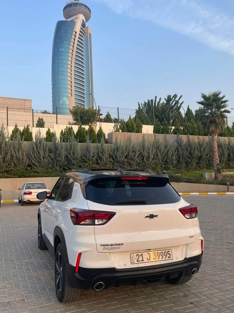 سلام عليكم
تريل بلايزر
2023
فئه RS اعلى مواصفات
فول مواصفات
بانوراما
كشن كهرباء 
هاندبريك كهرباء 
تدفئه كشنات
هيتر سترين
وضعيات قياده
رادار 
اوتو هولد
كاربلاي وايرليس
اندرويد اوتو 
صندوق كهرباء
تشغيل عن بعد
هواي مواصفات بيها
حادثها فقط خشم البنيد 
وتمت اعاده صبغ البنيد 
قطعه وحده فقط
مكفوله لغد شاصي 
وكفاله كير مكينه
مكان السياره بغداد حي العدل
للتواصل ***********
السعر 130 وبيها مجال بسيط
