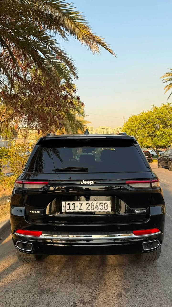 السلام عليكم جيب امريكي موديل 24
وفرلاند (Overland)  ماشيه 8 ميل
رقم بغداد   السياره حادثها تبديل بابين عكس سايق فقط
سيارة موجوده بغداد السيديه
***********
