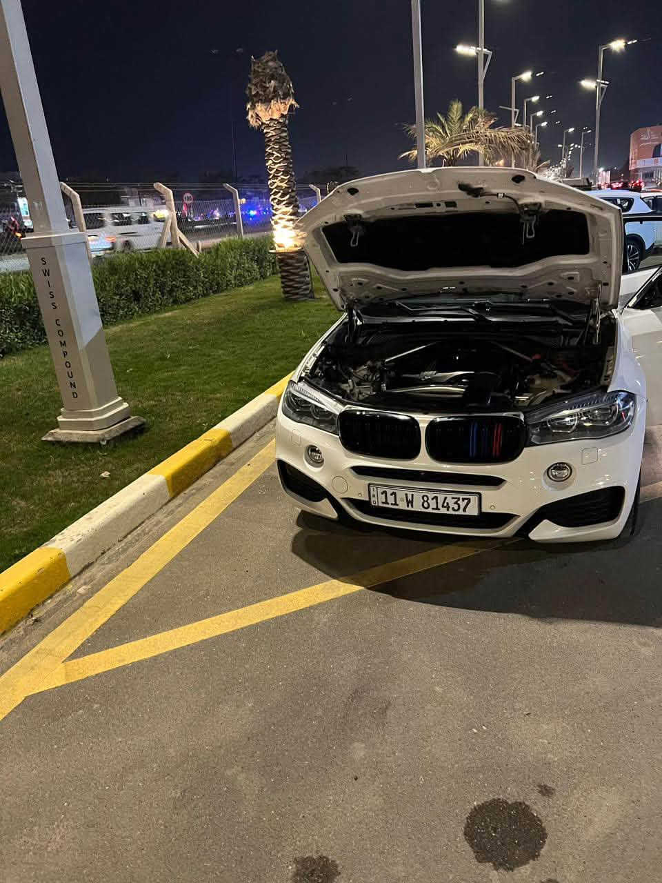 السلام عليكم بيع او مراوس bmw 2018 وفوك ناصيه
BMW X6 2018 سياره خليجيه 
ماشيه 101 الف
مواصفات 
اربع ابواب شفط
داتا شو 
صندوك كهرباىي 
سماعات هارمنكاردن 
ام بكج بلاد من شركه 
لايت تفاعلي
داخل ماروني
كاميرات 360 
حساسات تفاعليه ويه الازدحامات مع الكاميرات 
شاشات خلفيه
دخول ذكي اربع ابواب فتح وقفل
سياره فحص يم الوكاله صدر جديد 
تايرات جديده
نصبتها كلش حلوه التايرات الخلفيه حجم 315

سياره وكاله مملعوب بيها طلع 320 حصان
بيها باب الخلفي مبدل نفس اللون  
كير مكينه مكفوله 
صور سونار البدي حنزلها ويه الصور
السعر 280
***********
مكان السياره بغداد الغزاليه
