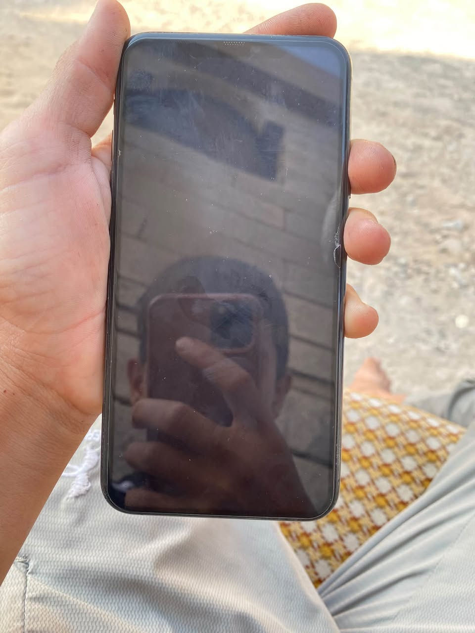 ايفون ١١ برو ماكس • بطارية ٩٤٪ • شاشة نضيفه