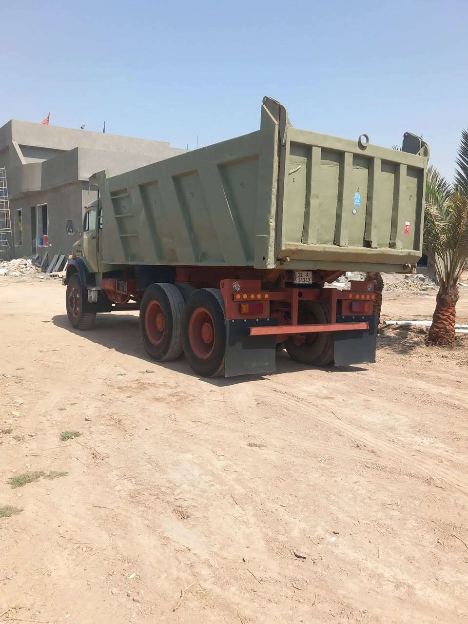 السلام عليكم سياره البيع قجمه ٧٩ ومحوره مجموعه جيف رقم بغداد ***********
