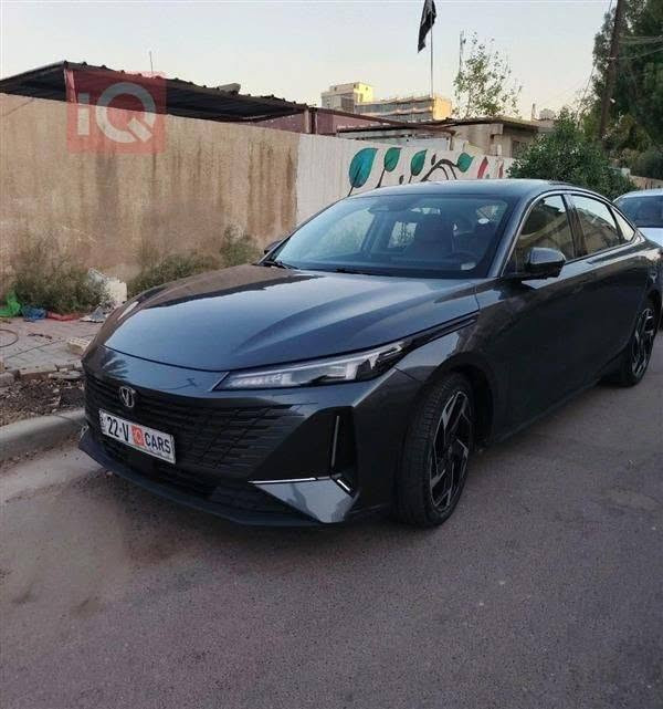 شانجان ايدو بلص ٢٥بضمان الشركه ماشيه39000رايده ب ٢٢٠٠٠٠٠٠وبيه مجال للشرايه بدون حادث ولا صبغ 
واتساب ***********

نص مكتوب في الصور:
-  22000000IQ