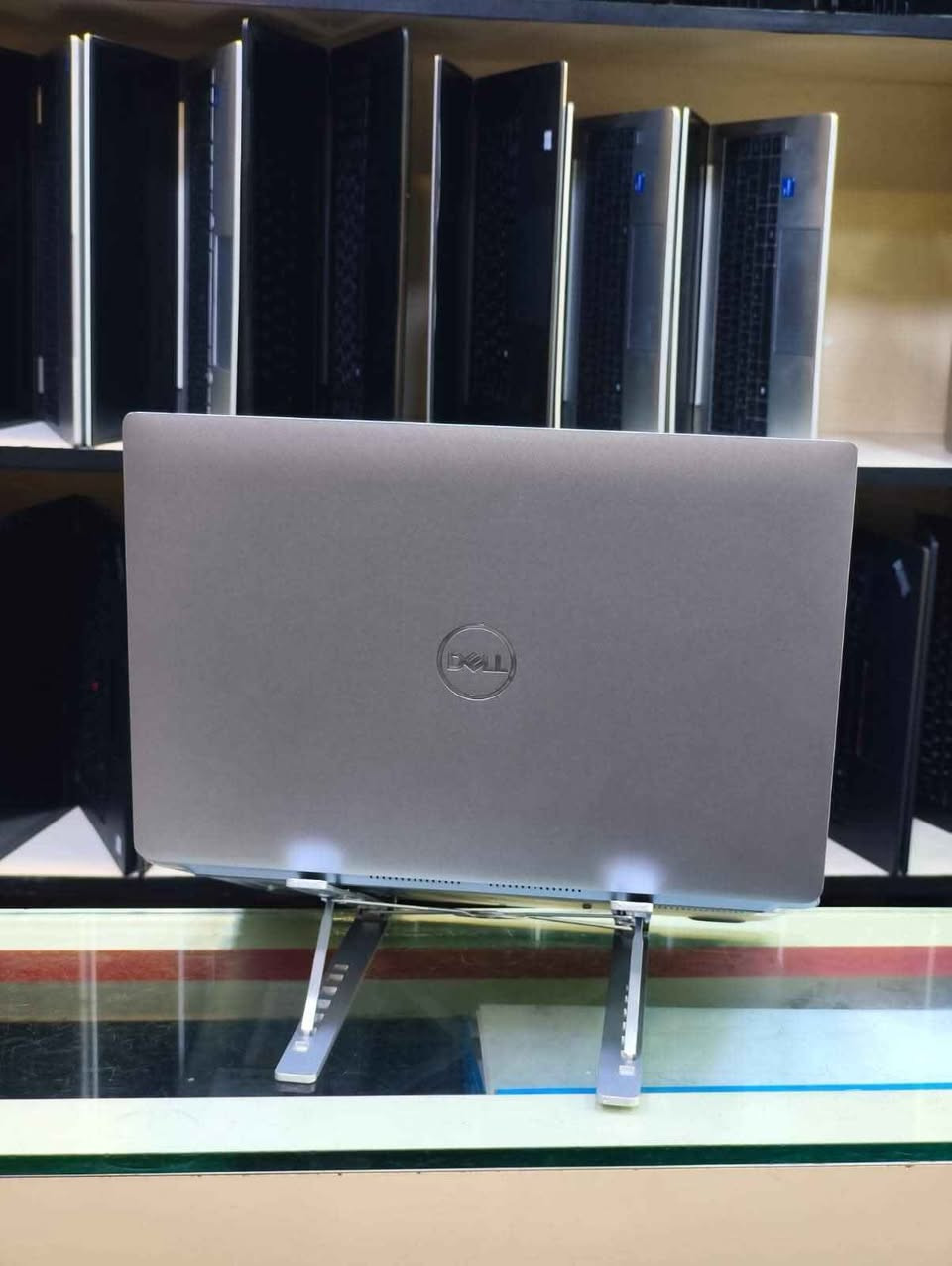 💻لابتوب Dell Latitude 5420 
النظافة شرط اخو الجديد تفحص بيدك واجيك يلة تأخذها 
. 
💰 السعر ثابت : 315,000   الف عراقي مع التوصيل المجاني
.
✅المعالج  Intel Core i5 الجيل الحادي عشر 
✅ شاشة 14 إنج FHD
✅ الرام  RAM 8GB DDR4
✅  الهارد SSD 256GB 
✅ كيبورد عربي + إنكليزي
🎒 هدية: حقيبة + شاحن أصلي
. 
الريادة للحاسبات  📞 *********** واتساب بغداد, العراق
