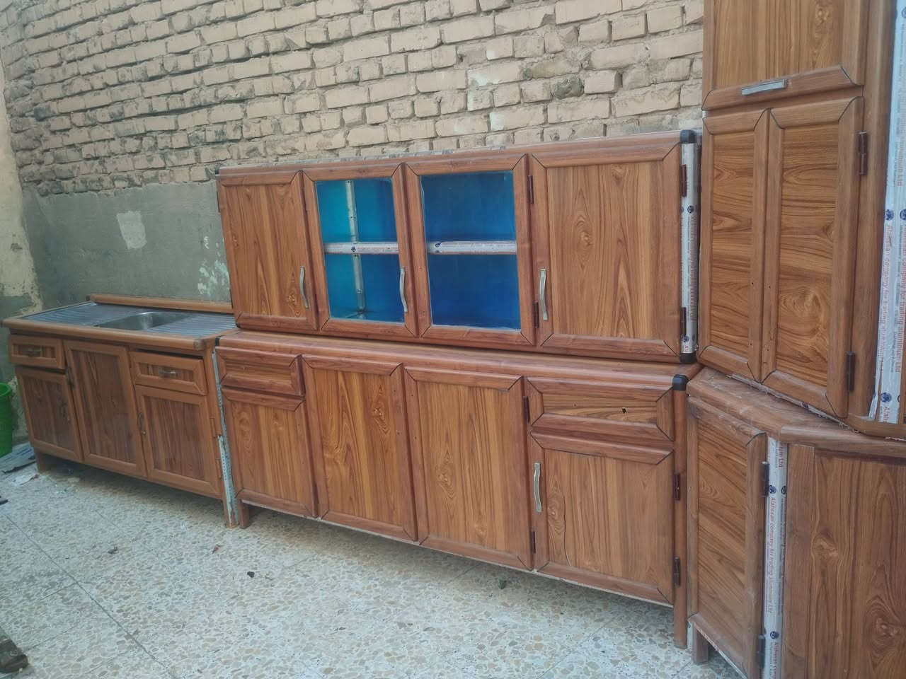 كاونتر 5 قطع 4 امتار ونص 
تسكام ثقيل 
بسعر مناسب جدا 
العنوان واسط نعمانيه شارع 13 مقابل بيت الحاج خيون 
الاستفسار مراسلة الصفحه او الاتصال 
*********** واتساب 
***********
***********
