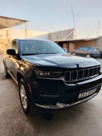 اخوان اني مكلف بل النشر   سياره نوع جيب لاريدو 2024 لون اسود  فتحة سقف...
