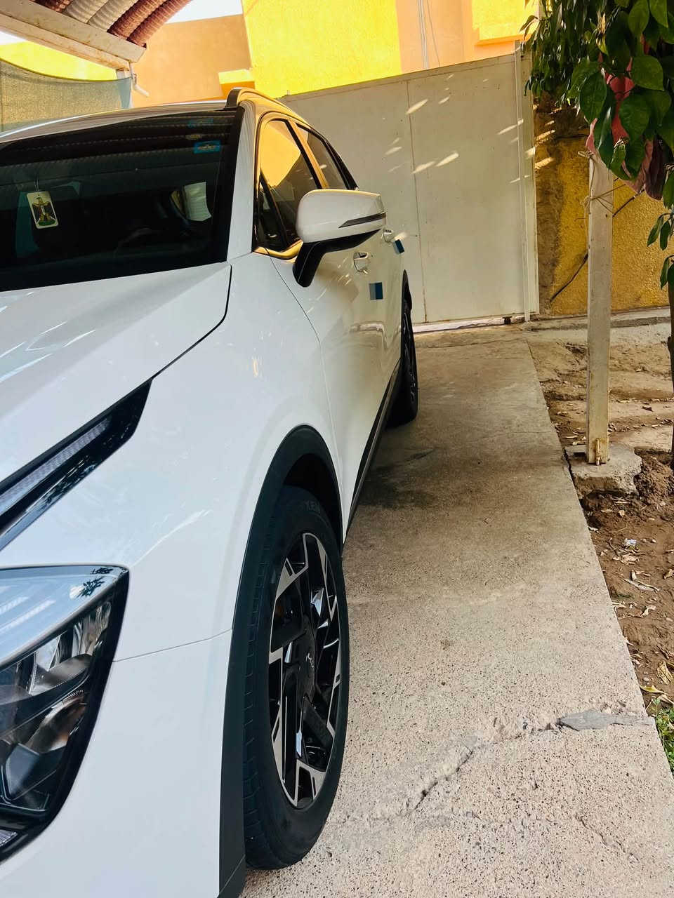 السلام عليكم
سبورتاج ٢٠٢٥رقم بغداد بأسمي ماشية ٢٥ألف فول مواصفات عدا البانوراما 4xمكفولة عدا شخط بسيط ومكحل السعر٢٢٥ بيها مجال بسيط العنوان ديالى/جديدة الشط/***********
