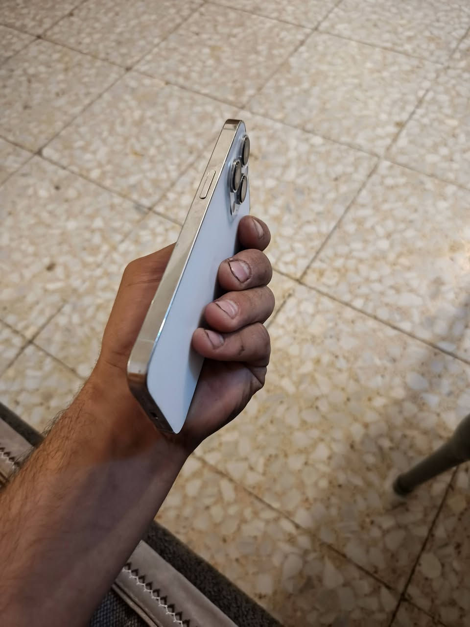 جهاز مضموم زلغ مابي ١٣برو ذاكره ١٢٨ ممبدل بي أي شي بطاريه ٩١ممعلايه الجهاز جديد بمعنى الكلمة لا فطر لا شخط كل مشكله مابي السعر ٦٠٠وبي مجال***********حي الجهاد

نص مكتوب في الصور:
- 8:27
- حالة البطارية والشحن
- كما هو الحال مع البطاريات القابلة لإعادة الشحن، بطارية الهاتف قابلة للاستهلاك وتصبح أقل فاعلية مع الوقت. معرفة المزيد...
- الحد الأقصى للقدرة
- 91%
- هذا قياس لقدرة البطارية مقارنة بقدرتها عندما كانت جديدة. قد تتسبب القدرة المنخفضة بتقليل ساعات الاستخدام بين عملية الشحن والأخرى.
- أقصى قدرة للأداء
- ستساعد الأنظمة المضمنة في النظام والمكونات في تخفيف آثار الأداء التي قد تلاحظها أثناء التقدم الكيميائي في عمر بطارية iPhone.
- شحن البطارية المحسن
- للحد من استنزاف عمر البطارية، يتعلم الـ iPhone من عادات الشحن اليومية، بحيث ينتظر ولا يتجاوز 80% حتى يحين موعد حاجتك إلى استخدامه.
- الشحن بالطاقة النظيفة
- في منطقتك، سيحاول iPhone التقليل من البصمة الكربونية من خلال انتقاء وقت الشحن الذي تتوفر فيه كهرباء فيه كهرباء بانبعاثات كربونية منخفضة. يتعلم iPhone من عادات الشحن اليومية، بحيث لا يشحن بالكامل حتى يحين موعد حاجتك إلى استخدامه. معرفة المزيد...