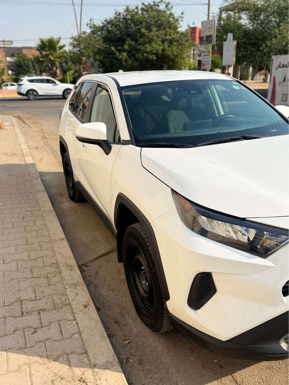 تويوتا راف فور 2024 le awd 
دبل اكسي سياره بجم كبس  بيها بابين صبوغ وشويه من دوسه تعديل  ماشي سياره ٤٢٠٠٠كيلمتر 
رادار سياره  كشنات تدفئه  كهرباي  كيج الكتروني  
***********
2T3B1RFV2RC394317 رقم شاصي كركوك, العراق
