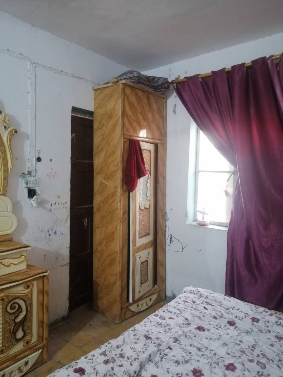 السلام عليكم شلونكم كلبي غرفه اخشاب البيع تركيه التواصل ع خاص او ع رقم الهاتف ***********

