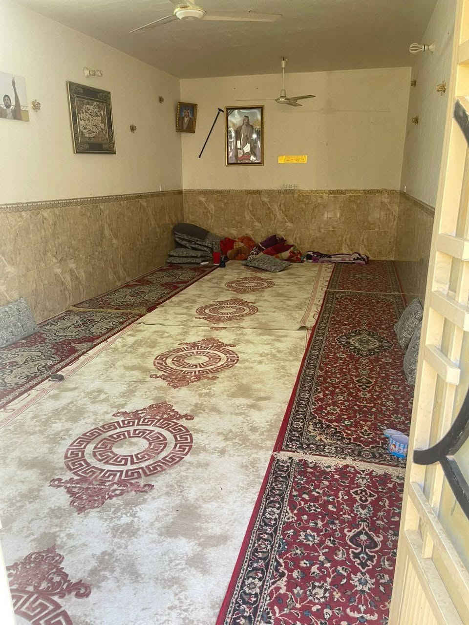 بيت للبيع
 طابو صرف طابقين بناء طابوك جمهوري و صب كونكريت 190 متر شارع حي العامل قبل شارع المستوصف بفرع الطابق الارضي يحتوي علي استقبال ومطبخ وصالة وغرفة والطابق الثاني غرفتين نوم وصاله وصحيات للاستفسار والسعر الاتصال على الرقم 
***********
