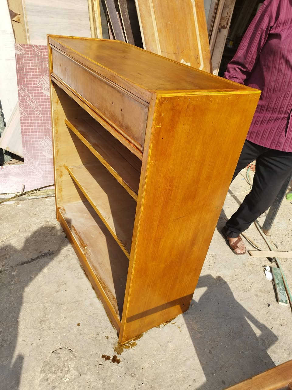 دواليب • ديكور منزلي • بدون تفاصيل