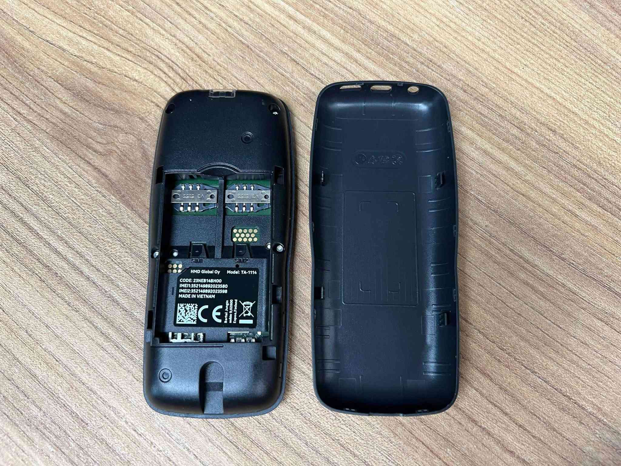 تريد هاتف ثانوي باعتمادية عالية ومكالمات صافية وبطارية تطول وما تخلص؟ 😫📱

هاتف نوكيا 106 الأصلي بشريحتين اتصال وصل! 🔥

بطارية أسطورية تدوم حتى 21 يوماً في وضع الاستعداد و15.7 ساعة مكالمات 🦾

يدعم شريحتين اتصال مع ذاكرة تتسع لـ 2000 اسم ورقم هاتف ✨

شاشة ملونة 1.8 إنش، كشاف LED علوي للطوارئ، وراديو FM مع لعبة الحية ✨

يجي وياه شاحن نوكيا الأصلي بسلك طويل 110 سم وبطارية قابلة للإزالة 💎

اطلبه هسة واضمن هاتف الاعتمادية ببيتك بأعلى جودة وأرخص سعر.! 👇

السعر 18  الف دينار فقط توصيل مجاني لجميع المحافظات 🇮🇶

نص مكتوب في الصور:
- Unbox my new phone With me 🥺❤️