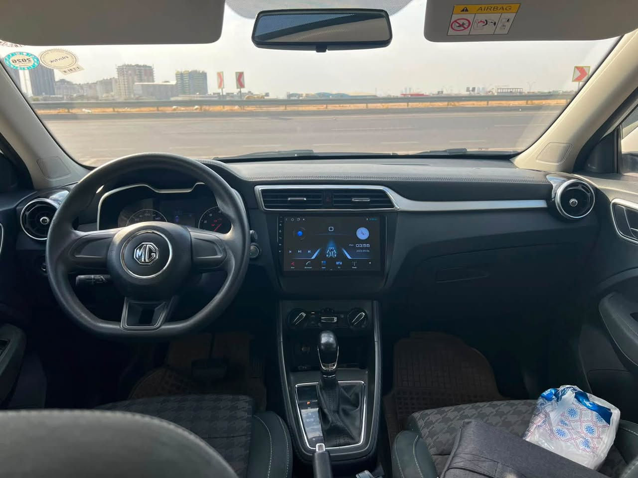 Mg zs 2020
فرۆشتنی خێرا
ئێمجی ٢٠٢٠ رەنگی سپی
شاشە ئایپاد کامیرا 
تحدید سورعە گیرتۆماتیک
سەیارەکە زۆر خاوینە 
گیر و مەکینە تەقە رەقەی بەشرت

رەقەم و سەنەوی نوێیە 
سەیارەکە  پارچەک و نیوی بۆیاغە رەسمی سۆنەرەکەیم داناوە 
کەمیک تەزرەی هەیە 
بۆ نرخ داوای ٩٣ وەرەقە و مامەلەیەکی برایانەی لی دەکەم بۆ  زانیاری زیاتر پەیوەندی بکەن واتس ئەپ 
***********
