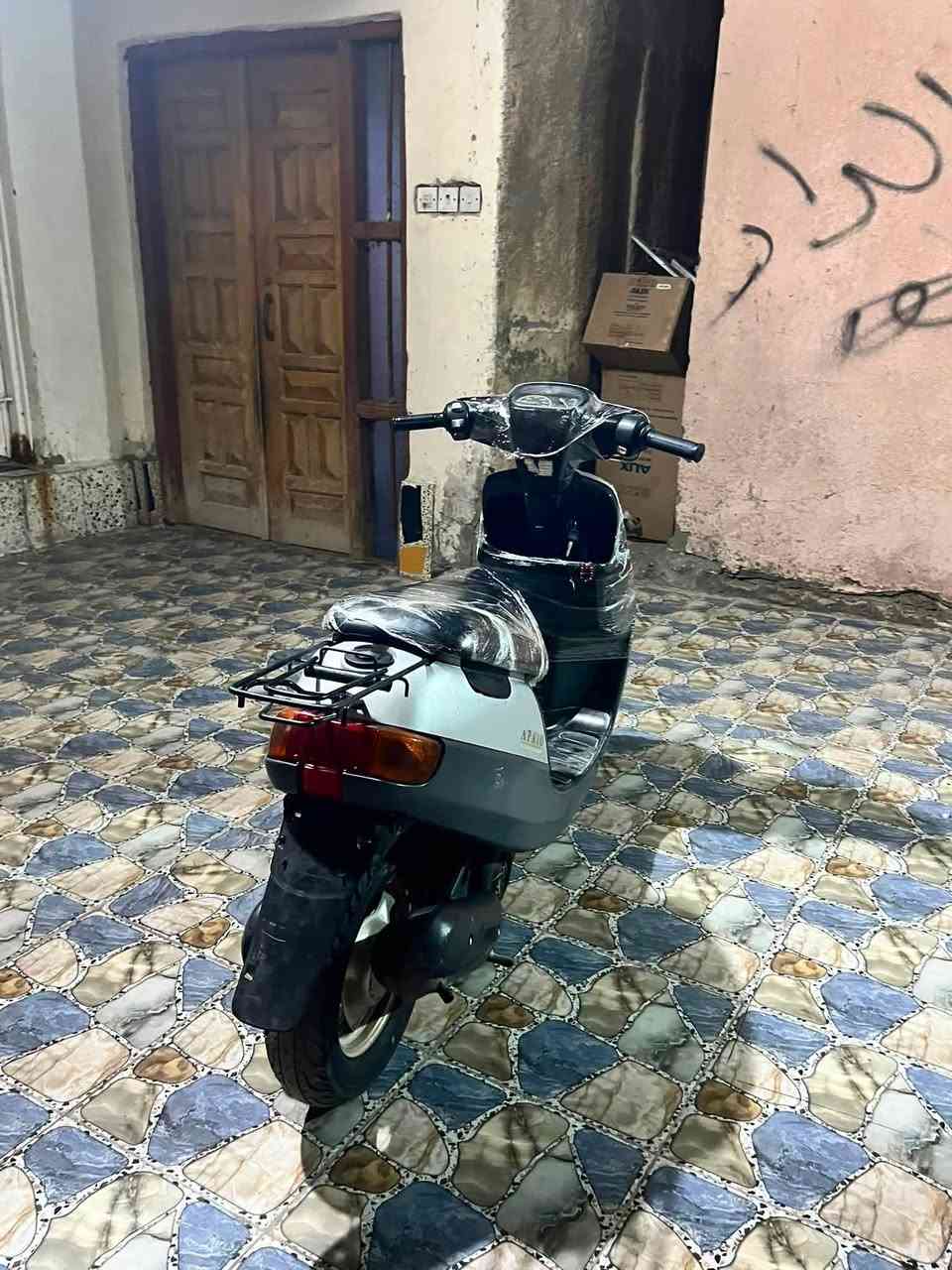 السلام عليكم دراجه بتره لبيع خط واحد مفتوحه بس بستم الدراجه شغاله من الطول لطول سلف هندر لايت بك لايت اشارير لايت عالي ناصي هورن الدراجه شلعه رمعدل شرط ادك ل60 صوتها كاتم لاصوت كير ولا صوت بلمكينه مكينتها ناعمه كلش سعرها 400وبيها مجال قليل مكاني ناصريه مركز متواجد ب واتساب ***********

