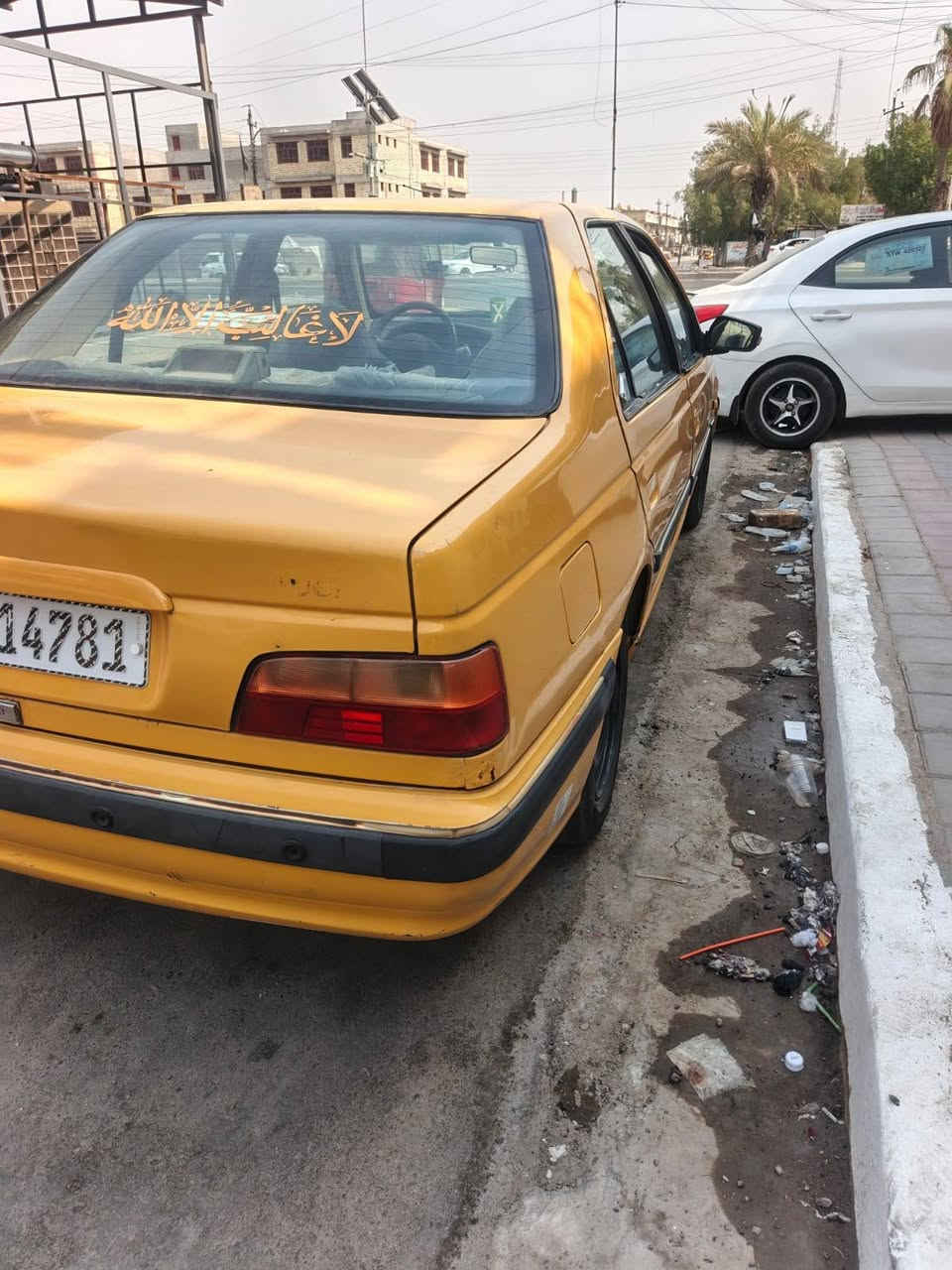 السلام عليكم للبيع بيجو بارص موديل 15 بيهه طخات بسيطه كير ومحرك جديد تبريد شغال مكان السياره الراشديه السعر 42 بيهه مجال بسيط ***********
