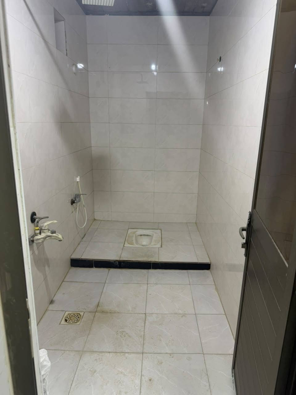 خنيطله حي المهندسين • ٢٠٠م • ركن على شارعين