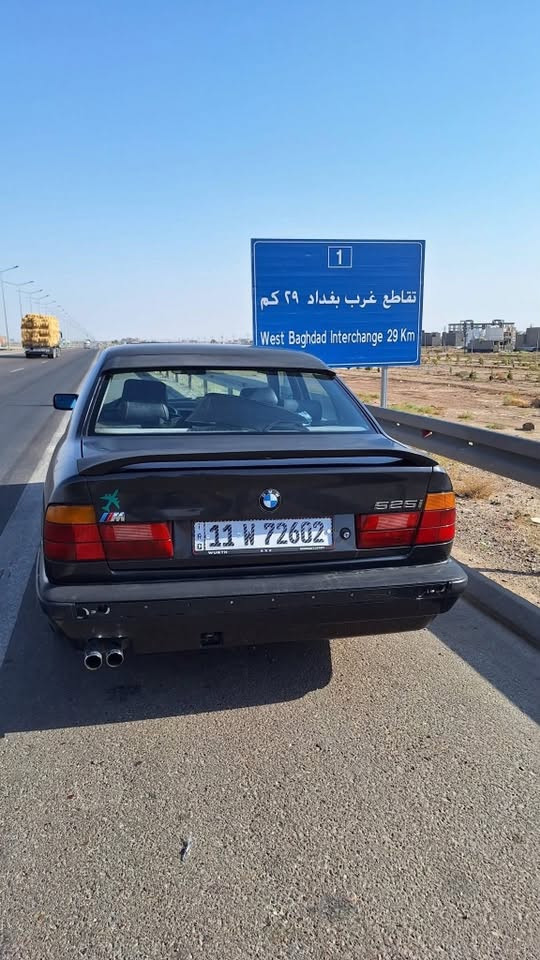 بي إم دبليو 525i 1991
محرك 525 
مسكر المرغوب (مسطرة)
كير ومحرك (بشرط)
تبريد شغال (ثلج)
صدر وتايرات (كلها جديدة)
كهربائيات (كلها شغالة بلادي)
فول مواصفات
غرفة نضيفة حيل
رقم بغداد
بأسمي (شرط تحويل)

مكان السيارة: بغداد
السعر: 65 وبيها مجال
للتواصل: واتساب ***********
