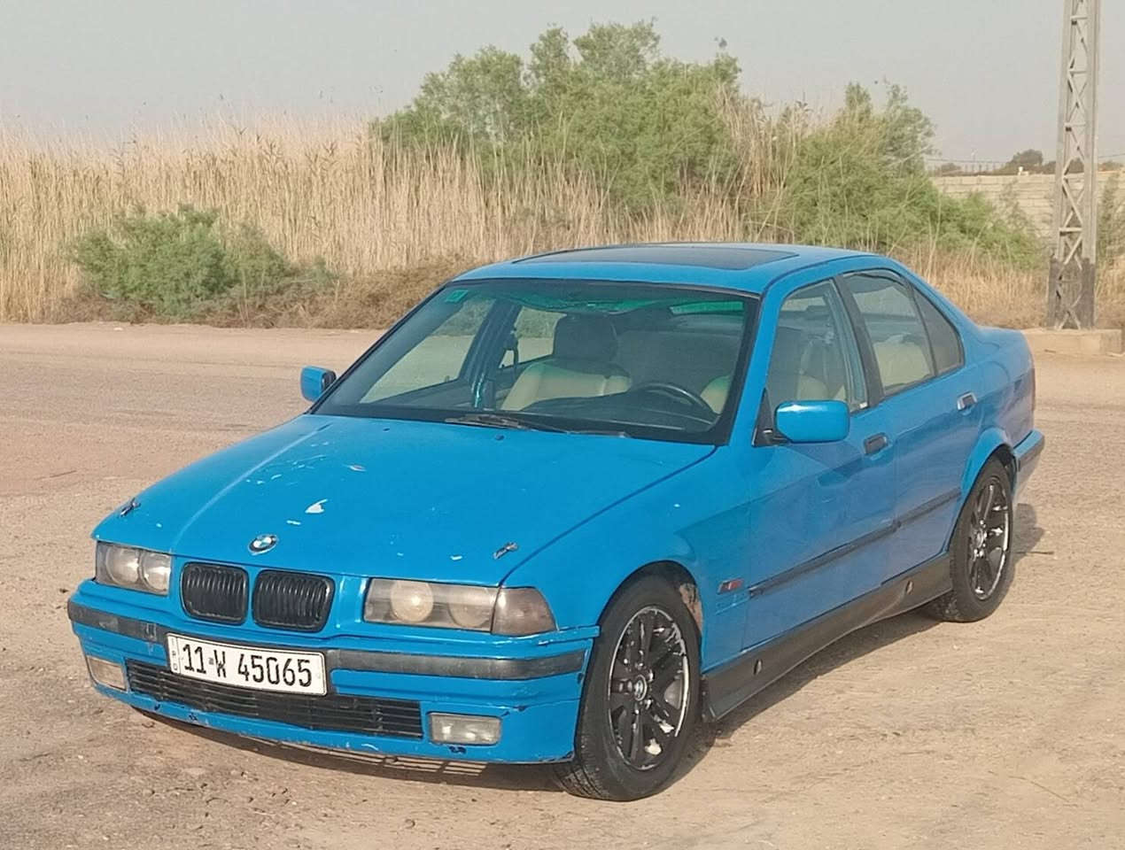 للبيع BMW e36 موديل 1993
رقم بغداد انكليزي بأسمي سنوية ل30

 شرط التحويل 

سيارة بلادية كير عادي محرك 4 سلندر 1.8

السعر 28 $

مكان ناصرية 
***********
