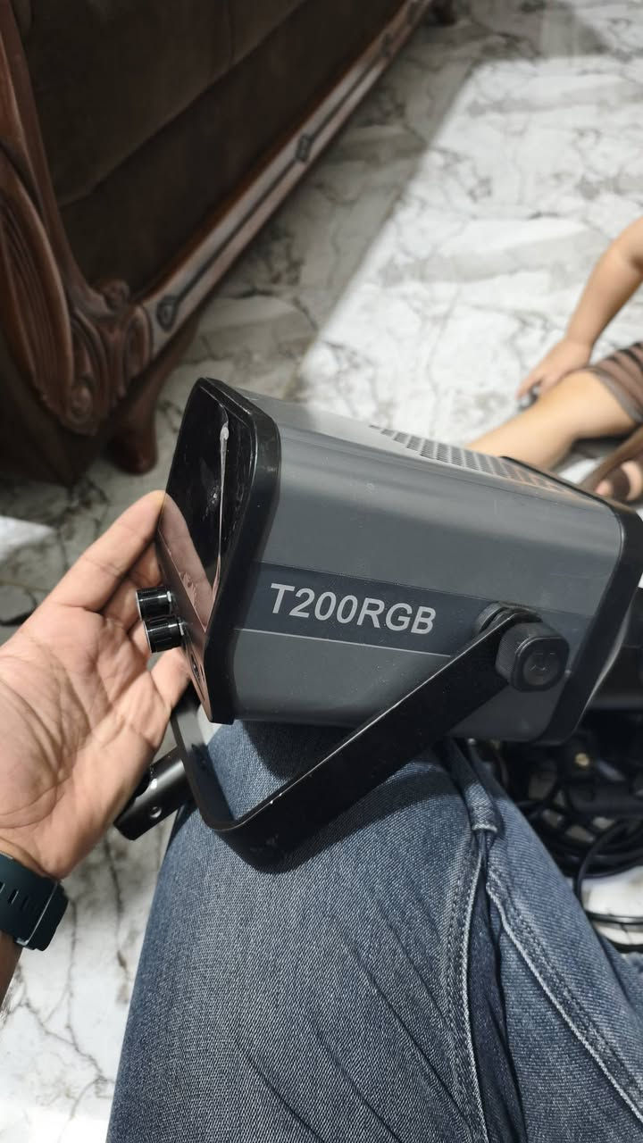مجموعة اضاءه مستمرة مع ستاندات للبيع 
اضاءه مستمرة من سيرو ١٠٠ واط السعر ٧٠ الف 
اضاءه rgb 200 w السعر ٧٥ الف 
اضاءه ١٠٠ واط cb تو كلر السعر ٥٥ الف 
سنوت اشكال متعددة السعر ٣٠ الف 
ستاندات عدد ٣ السعر الاجمالي ٧٥ الف 
متوفر توصيل ***********

