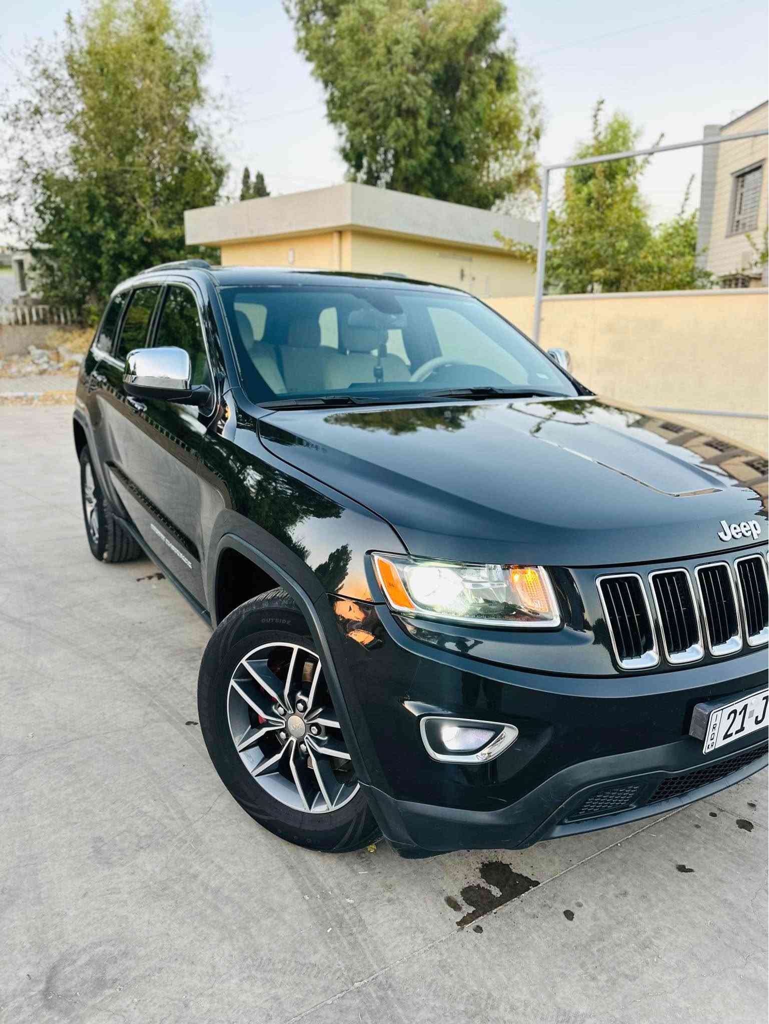 جيب گراند شیروکی    ،،،،    2016   "   4*4

                                                177      $              

      ***********   📞*** *********** 📞

موديل: ٢٠١٦ 
مواصفات : لاریدو امريكي  
-العداد : ١٣٠ 
-داخل اسود 
-سترن شفت
-دبل اكسل
فور ويل 
-محرك  
حجم : ٣،٦
-تبريد لمس
-صندوق شفت
-ابواب بصمه
-كامل بصمه
-بلاجيكتور
-مرايات كهربائية
- ١٢  ايرباك
-شاشه اليكتروني
-ويل ١٩ 
-حساسات 
خلفي 
-دشبورد زينون 
-ستيرن فوليوم 
جهتين
-تحديد سرعة 
-شاشه
-كاميرا دوار 
-كير ع ستيرن
-
-سيارة :  
كلين
 
* بدون حادث
* بدون صبغ
* بدون بارد 
* بدون تبديل
* بدون فتح 
* بدون جلح 
* بدون حالوب 
* بدون اي شي 

*حتى دعاميات 
شرط ماكو صبغ

# 1c4rjfag9gc376210   **  رقم شاصي

* ارباك  كله بلادي
شرط 
- محرك:  شرط 
مامفتوح 
-كير: شرط 
مامفتوح 
-دهن كير ومحرك 
جديد
باتري جديد
كهربائية ع شريكة
-رقم سليمانية 
دولي
-هززه وبراد 
كله جديد
سنويه جديد 
لحد ٢٠٣٠
* كابون بانزين 
-سياره لوك 

سعر :   ١٧٧ 
    
مكان :  كركوك 

***********      📞              واتساب  *********** دكوك, كركوك
