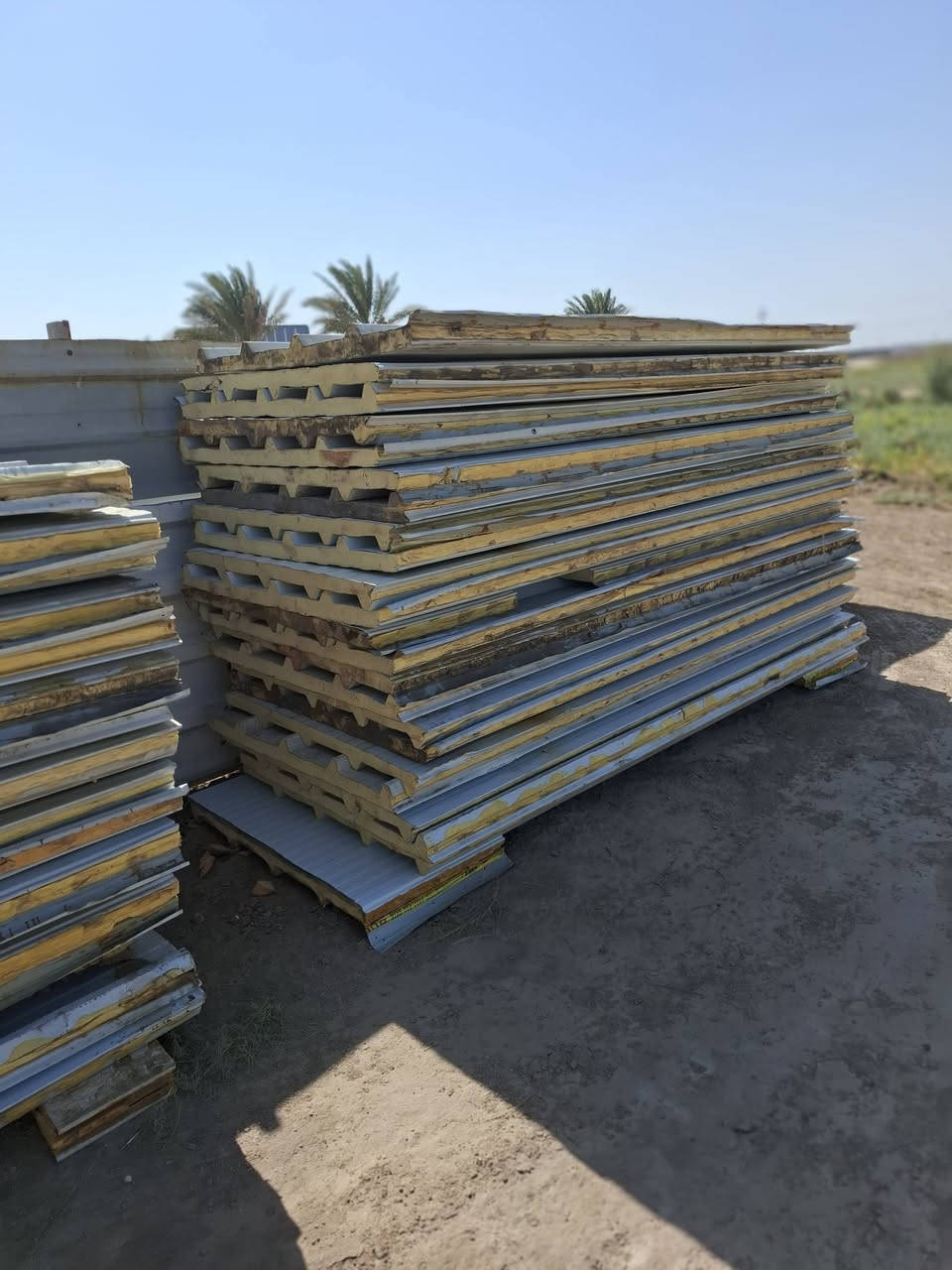 سندويج مستعمل للبيع نضافه ١٠٠% الطول ٢ و ٨٠ سم  العدد ٤٠ قطعه العنوان بابل الحمزه الغربي قرب معمل السكر الاستفسار الاتصال على *********** او ***********
