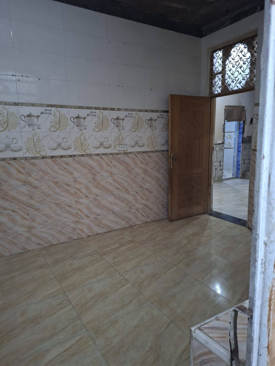 دار للبيع ركن ١٠×١٠ زراعي سند ٢٥  السعر ٥٥ مليون وبي مجال نادر الثالثه  حي السجاد  الاتصال بالرقم  *********** عرض الشارع  ١٠ متر
