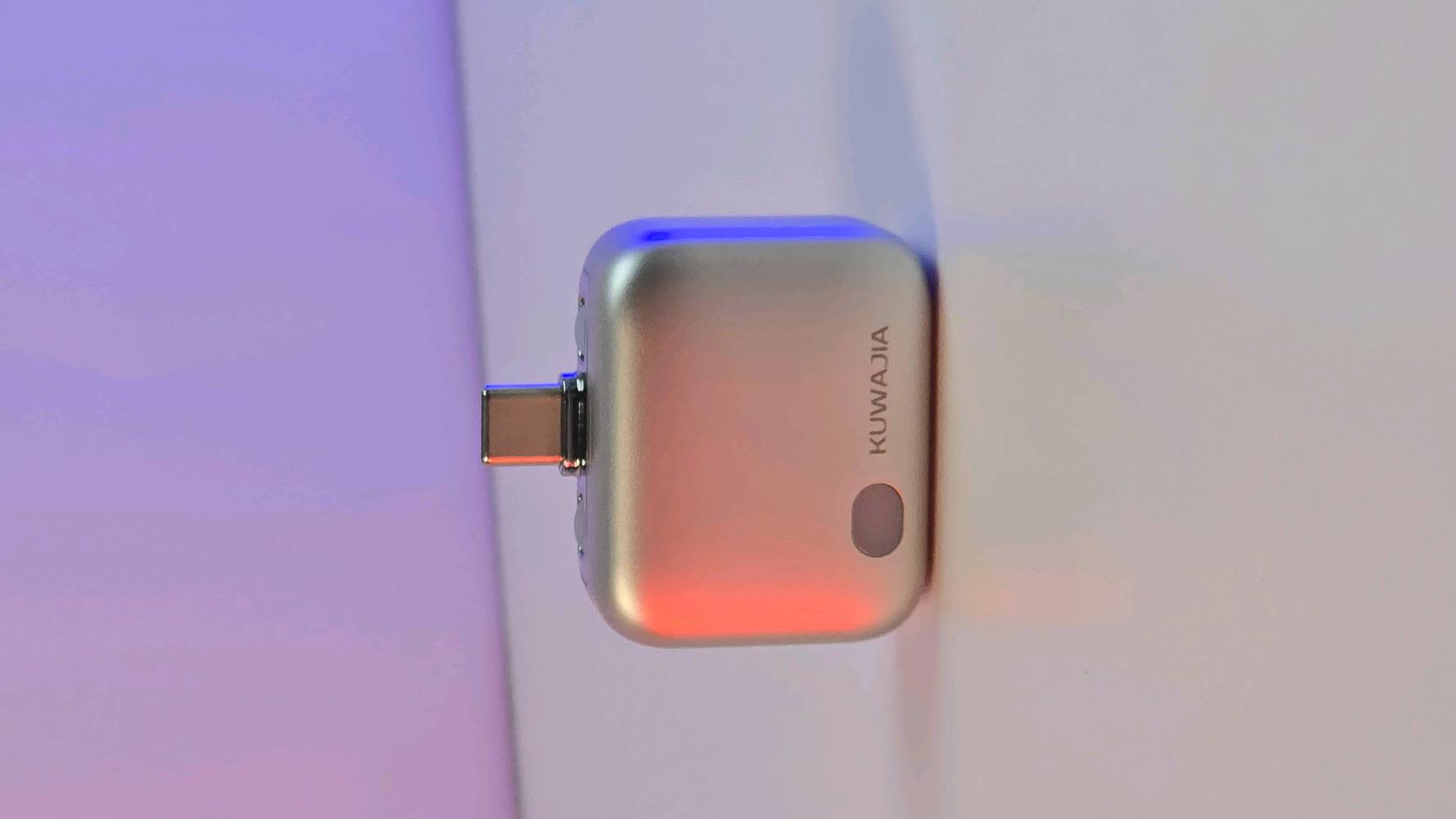 سعر 25الف توصيل مجاني 

🔋 اشحن جهازك بأمان أكبر مع Smart Auto Power Disconnector ⚡

تعبت من بقاء جهازك متصل بالشاحن لساعات بعد اكتمال الشحن؟ 👀

هذا المحول الذكي مزود بآلية فصل تلقائي تساعد على إيقاف الاتصال عند وصول البطارية إلى 100%.

✨ أبرز المميزات:

🔌 Type-C
🔋 فصل تلقائي عند اكتمال الشحن
🛡️ فصل طاقة فعلي ومرئي
🌡️ يساعد على تقليل الحرارة
🌙 مناسب للشحن أثناء الليل
📱 مناسب للهواتف والأجهزة اللوحية والأجهزة المتوافقة مع Type-C

اشحن، اترك جهازك، وخلي المحول يتولى الباقي. 🔋⚡