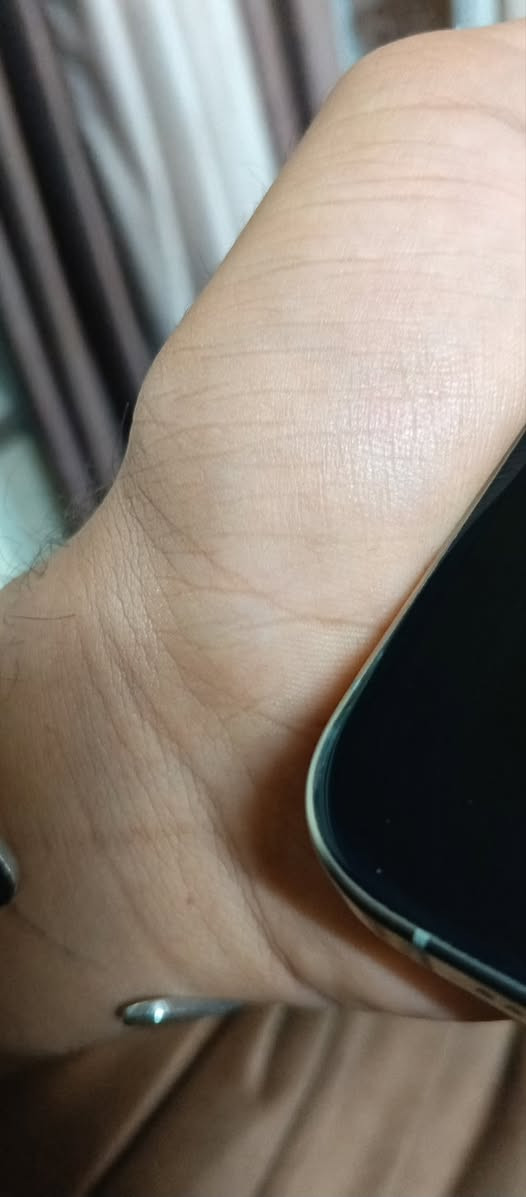 السلام عليكم

* ايفون 📲 15برو ماكس 

بي طخه مال سويج صغيره  بل شاصي ما تنشاف موضح بل صوره 

* بطاريه🔋87

* ذاكره 256 

* شرق اوسط عربي

* MU793AA/A 

*  كفالة عامه افحص وين ما تريد

* السعر /950 الف وبي مجال بسيط 

* العنوان / بغداد / الشعله الرحمانيه  

* للتوصل /***********
وتساب 🏗️🏗️🏗️🏗️🏗️
