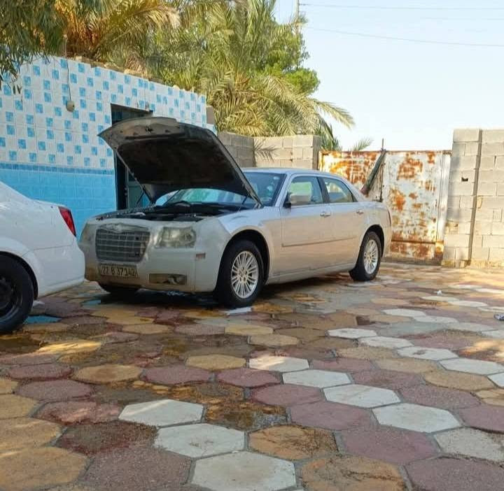 سلام عليكم أوباما ٢٠١٠ رقم أربيل سنويه بعد شهرين وتصقط  كفاله السياره من ضربه من كلشي السياره بيه خياس بلهلالات عوزهن تعمير
الرقم ***********
