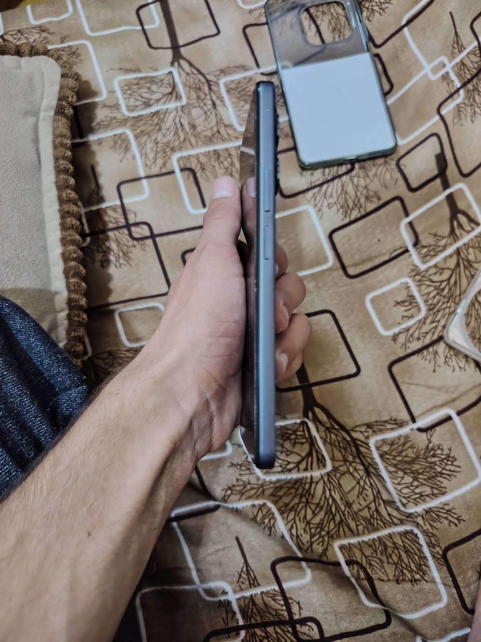 سلام عليكم موبايل انفنكس ذاكره 256 جهاز مصتعمل ٣ أشهر اغرضو كامل موجود سعر 350 بي مجال مكاني حي بكر قرب جامع بديع
