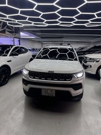 جيب كومباس موديل ٢٢  ماشيه ١٠٠ الف كيلو  حادثه جاملغ وبنيد  مواصفات نص...