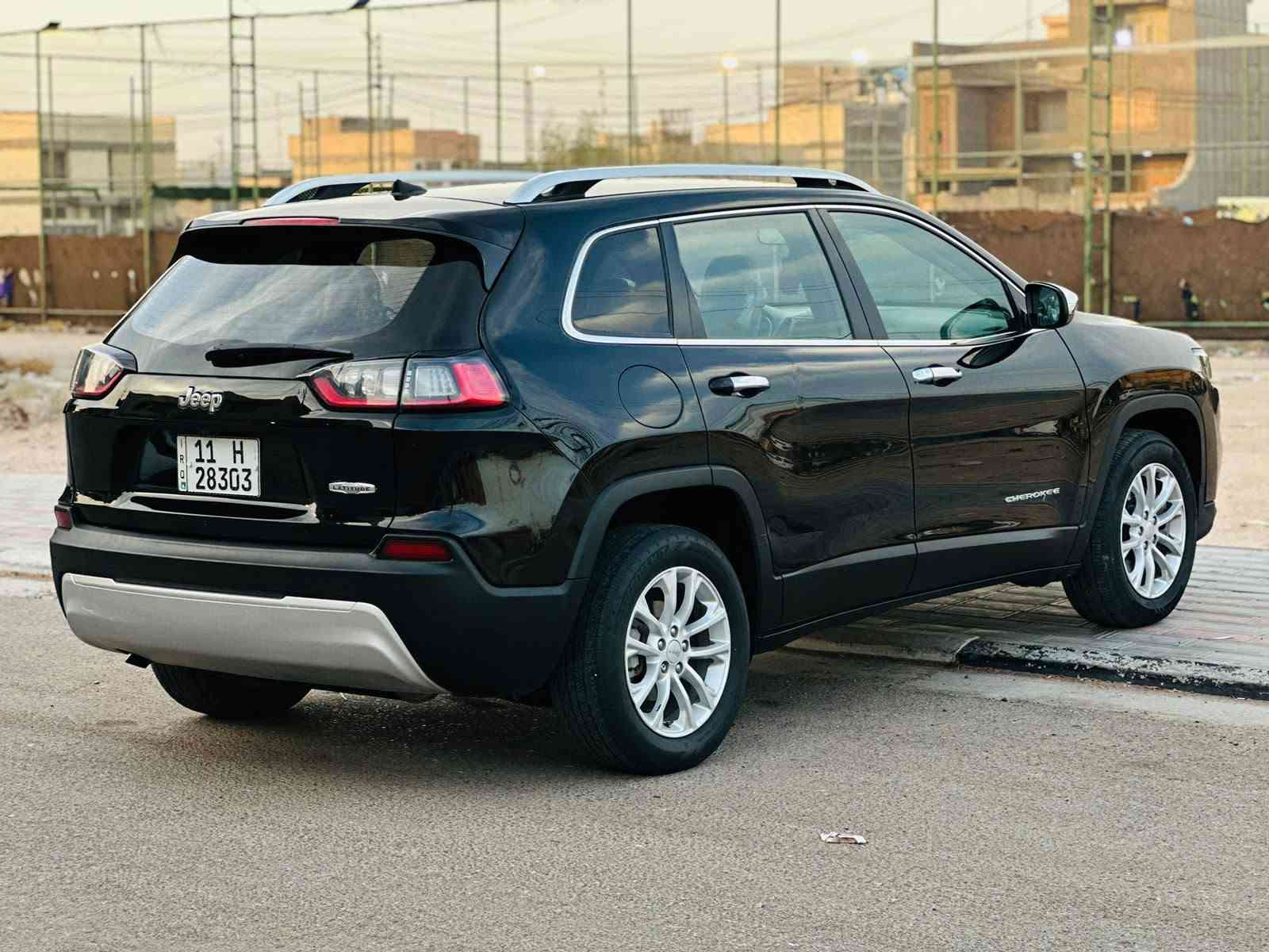 سلام عليكم للبيع جيب بزون موديل 2019 حادثه حافت البنيد فقط والباقي مكفول ايرباك سليم السعر 116 وبي مجال بسيط للستفسار ***********
