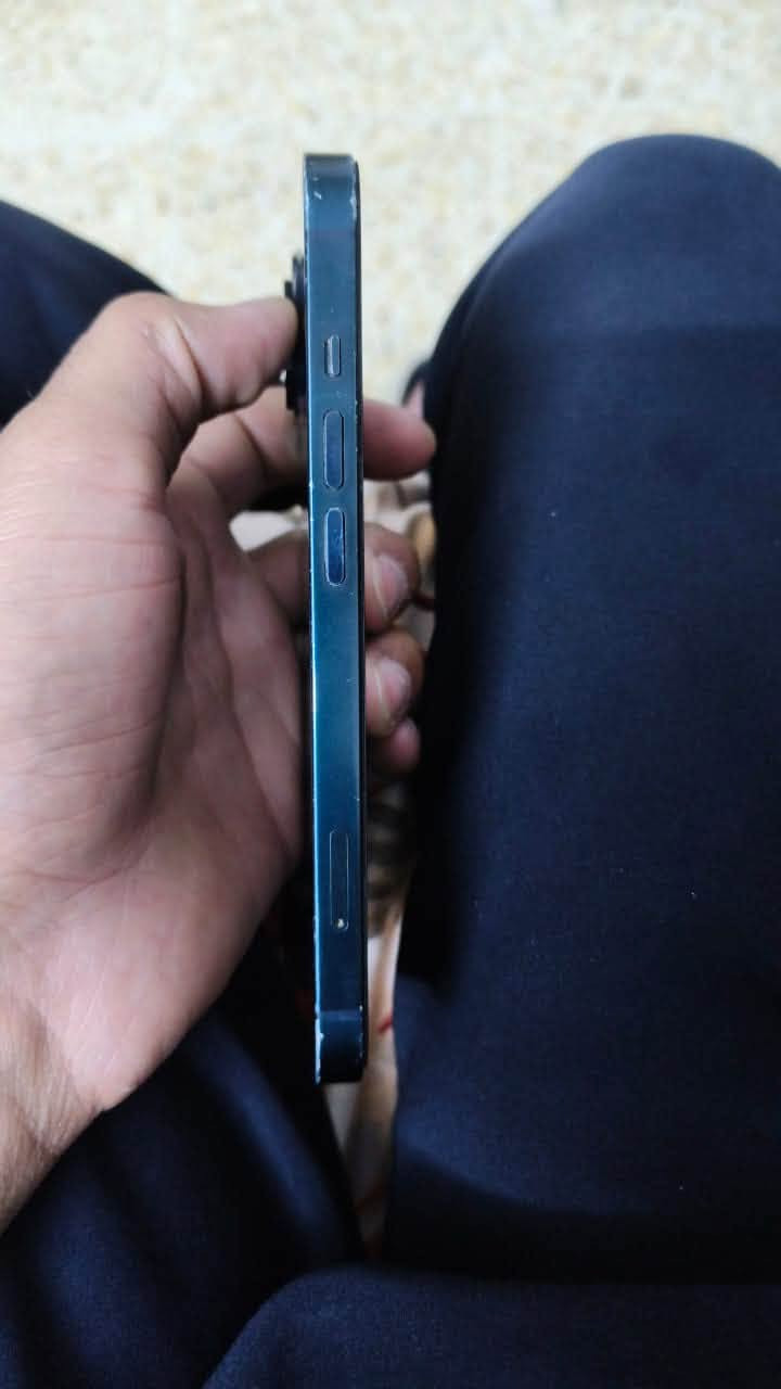 ايفون 13 عادي نيلي
جهاز مامفتوح ولا داخل صيانه 

ذاكرة 128 

بطارية 80 

جهاز بي طخات بشاصي استخدام بدون كفر 

سعرة 425 بي مجال 

مكان الشعب السريدات 

***********

