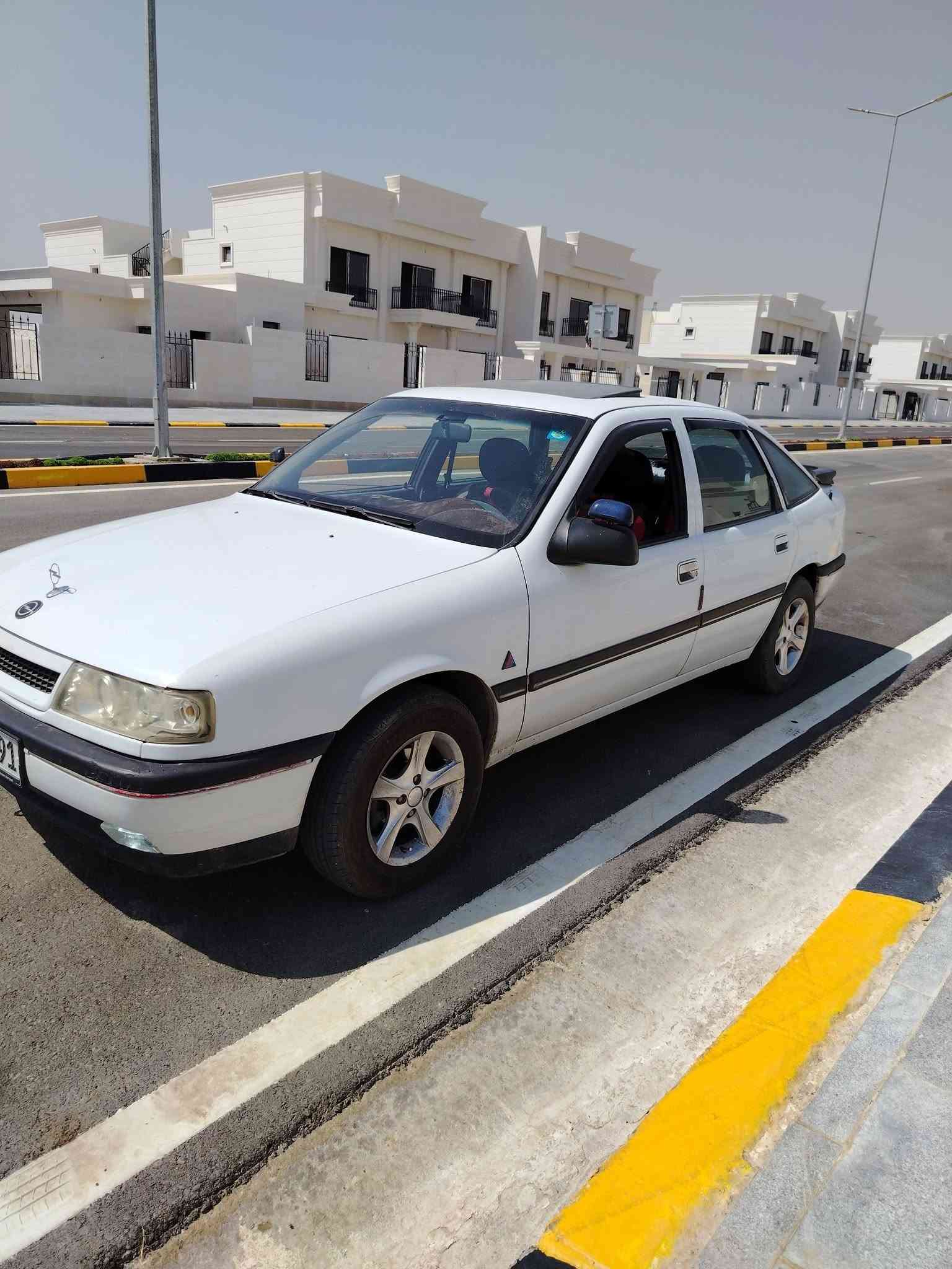 السلام عليكم فكترا جنطة حجم  20  صبع مابي فقط فوليش سيارة مال بيت سيارة فول كهربائية كلها شغاله كشنات جلد رياضي قفل مركزي شاشا  زايد كاميرا جامات تنرفع ع قفل المركزي زايد تحكم داخلي لايتات زينون  سنوية جديدة شرط التحويل أو وكالة الهزة بشهر 11 يسقط  
خيسان سبر مابيها 
للملاحضة سياره بيها نفخ قليل كا بداية
للاستفسار ***********
