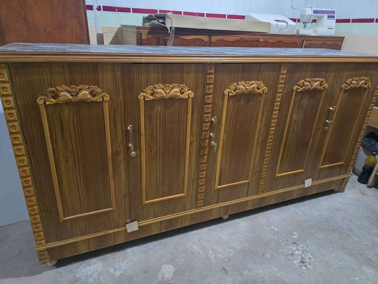 وجبه جديده للبيع مواد المستخدم والجديد ( مجمع ال سطام ) المكان ناحيه الشوره جوه خزان الماء الاستفسار على هاذه الرقم ( ***********)
