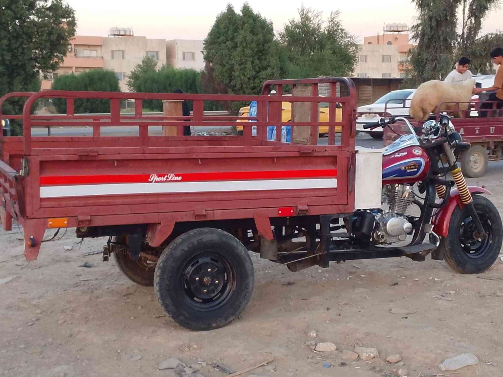 السلام عليكم ستوته للبيع مديل ١٦
هندرمكينه زيرو  بعده بجيس ٢٦
شاصي ركبه كفاله اكسن جديد 
تايرا نظيفه دبلات شغالات 
اصولي اوراق   السعر ٩٠٠
 عنوان حفريه ناحية تاج الدين الصويره
*********** 
***********
