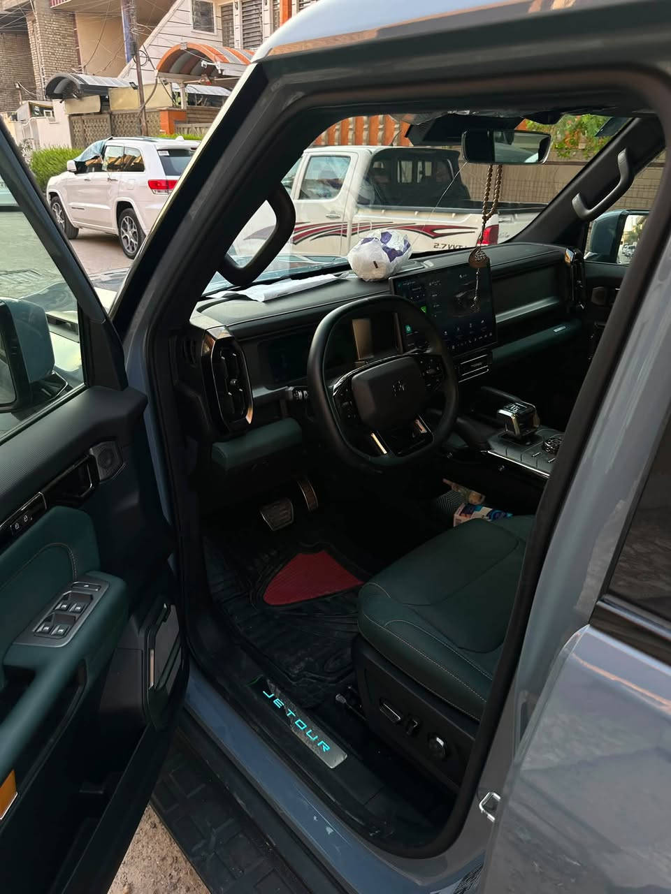 🚘 للبيع جيتور T2 PLUS LUXURY 🔥

بيها ملاحضه وحده فقط طعجة خفيفه مثل ما موضح بالصورة اي شي ثاني مكفول وجاهزة للفحص 

✨ المواصفات:
• Jetour T2 Plus Luxury
• محرك 2.0 Turbo
• قوة 254 حصان
• عزم 390 نيوتن
• دفع رباعي 4WD
• قير 7 سرعات DCT
• جنوط 20 إنچ
• شاشة كبيرة 15.6 إنچ
• كاميرات 540°
• فتحة سقف بانوراما
• مقاعد جلد
• أنظمة أمان ومساعدة قيادة متطورة
• مواصفات Luxury Plus كاملة

🛡️ ضمان شركة هارلم

✅ استخدام شخصي
✅ السيارة نظيفة جداً
✅ الفحص متاح

📍 الموقع: بغداد - الامين الثانية
📞 للتواصل:*********** 

رجاءا اذا مو شاري لا تتصل
