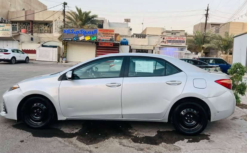 السلام عليكم للبيع
كورلا وارد امريكي 

موديل 2018 

حادثه بسيط جدا بدون دواخل 

رقم بغداد باسمي 

محرك 1800 

تبريد ثلج 🧊 

صدر امامي خلفي جديد 

مواصفات كورلا معروفه 

مكان السيارة بغداد 

السعر 107 وبيه مجال 

ملاحضه وين ما يعجبك تفحص افحص 

رقم تلفون ***********
