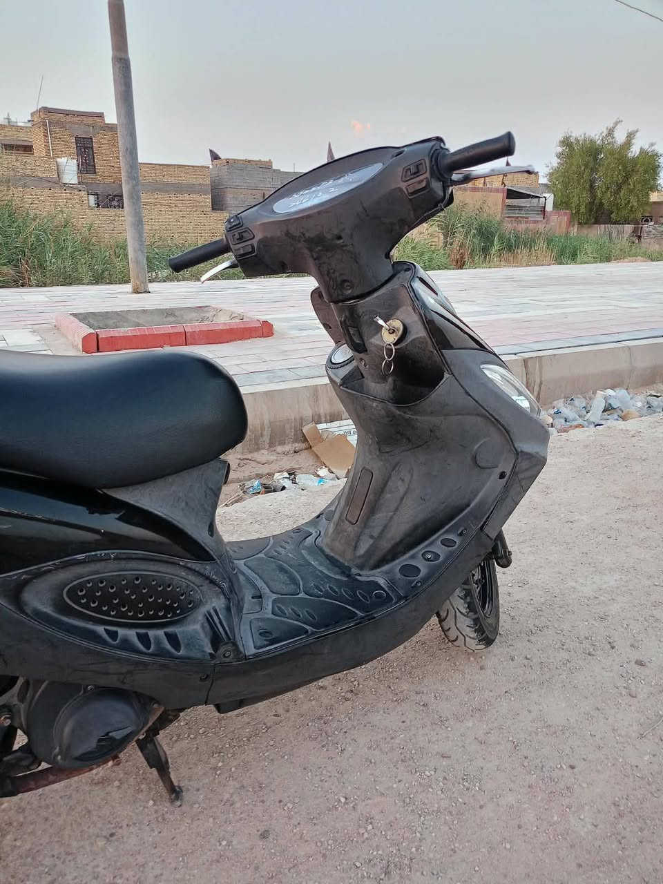 سلام عليكم دراجه كامكو موديل 14 كفاله عامه رمبهه لايت زنون سعرها 750
***********
