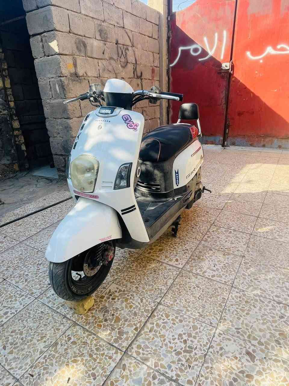 سلام عليكم دراجه بوليس كبريتـه دراجه خير من الله مكينه حلوه كهربائياته كله شغاله دراجه كلها ختم واحد ويه المكينه قبل 11شهر مطلعينه من رمبه السعر 700 وبيها مجال الموقع بصره شط العرب قرب جسر خالد الرقم واتساب ***********
